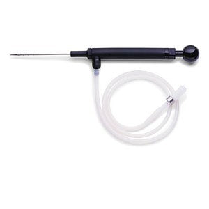 Enhance meat flavor with this brine injector. Made with a plastic handle and stainless steel needle, it is suitable for commercial use. With it you can add brine, seasonings and cures to even the thickest cuts of meats.
Equipped with a syringe, it can ho