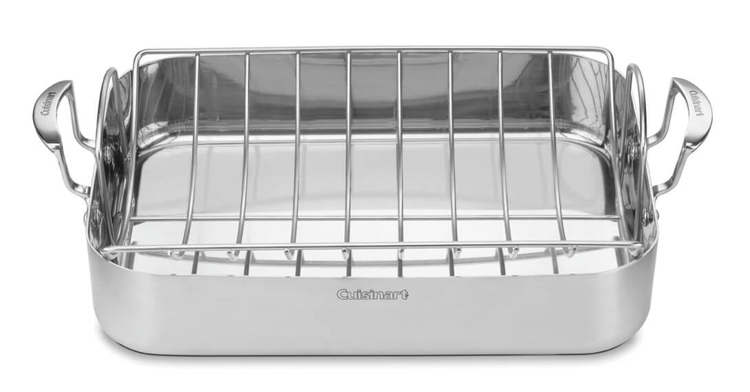An essential piece of cookware for family dinners, parties, and holiday celebrations, the Cuisinart庐 Roasting Pans are designed to hold turkeys, chickens, and large roasts. Riveted stainless steel handles make placing the roasters into the oven, and lifti